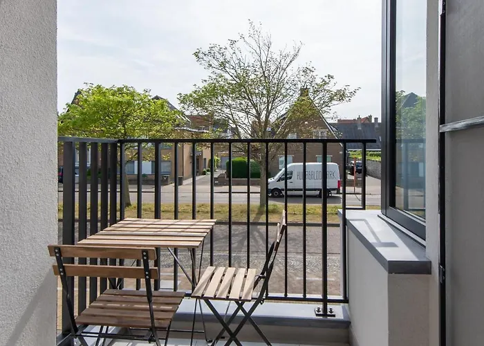 Trendy Seaside Apartment